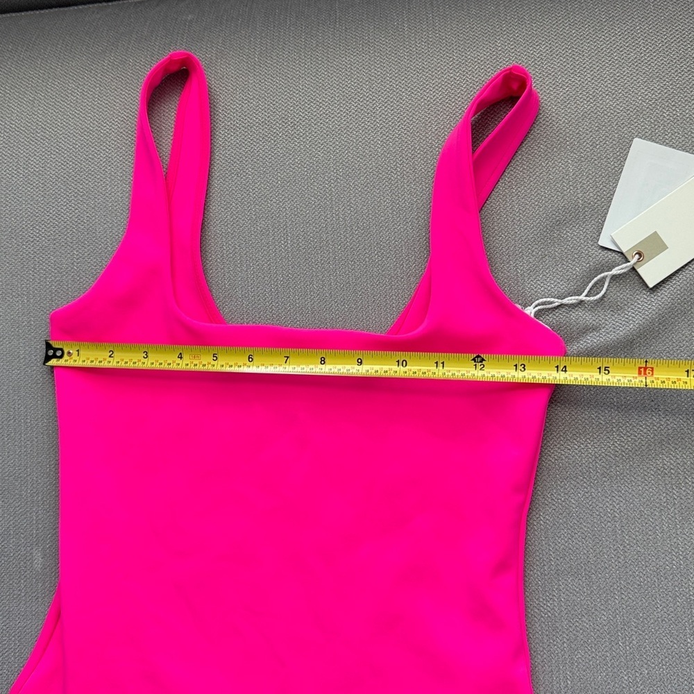 Good America Scuba Modern Tank Bodysuit in Knock Out Pink Size L - Picture 7 of 9
